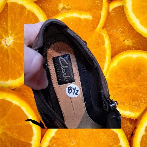 Clarks Artisan Brown and Black Ankle Boots with‎ Buckle and Zipper Size 8.5 - Picture 4 of 6